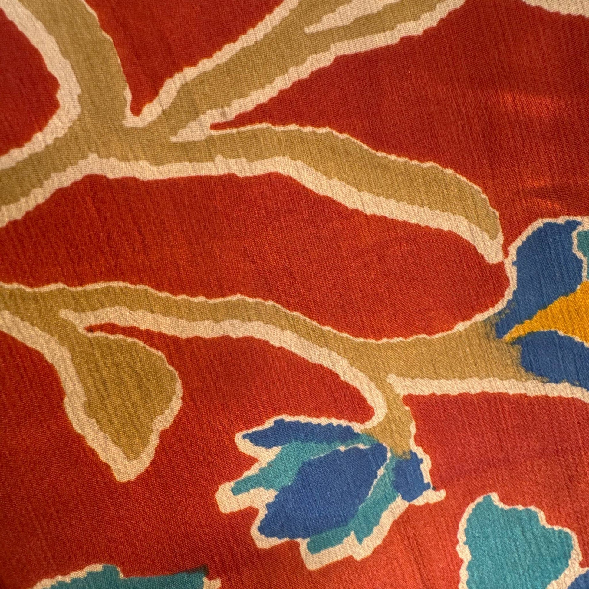 Upcycled Kimono #968 aus Vintage-Sari in Rot & Orange – Detailansicht