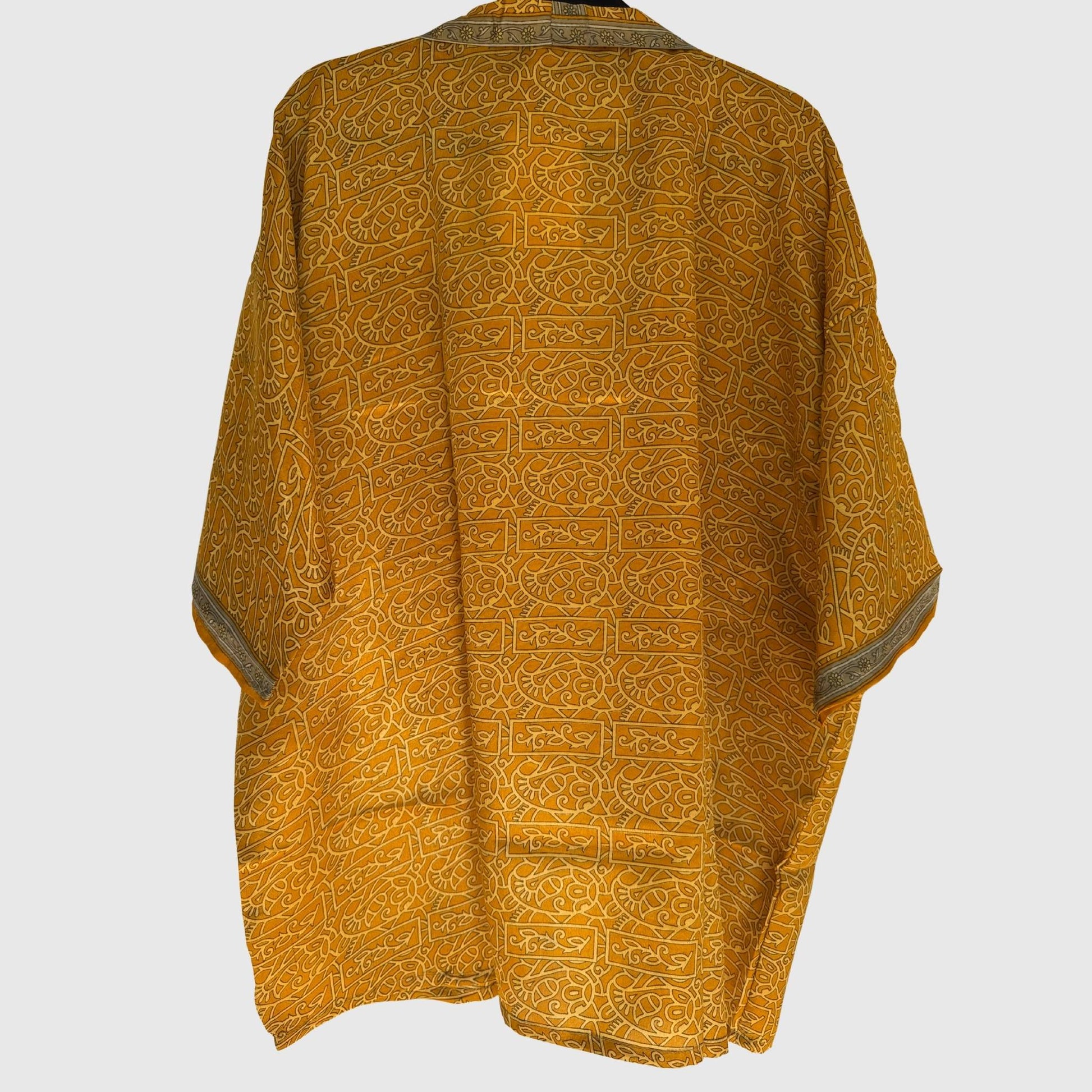Upcycled Kimono #969 aus Vintage-Sari in Orange – Rückansicht
