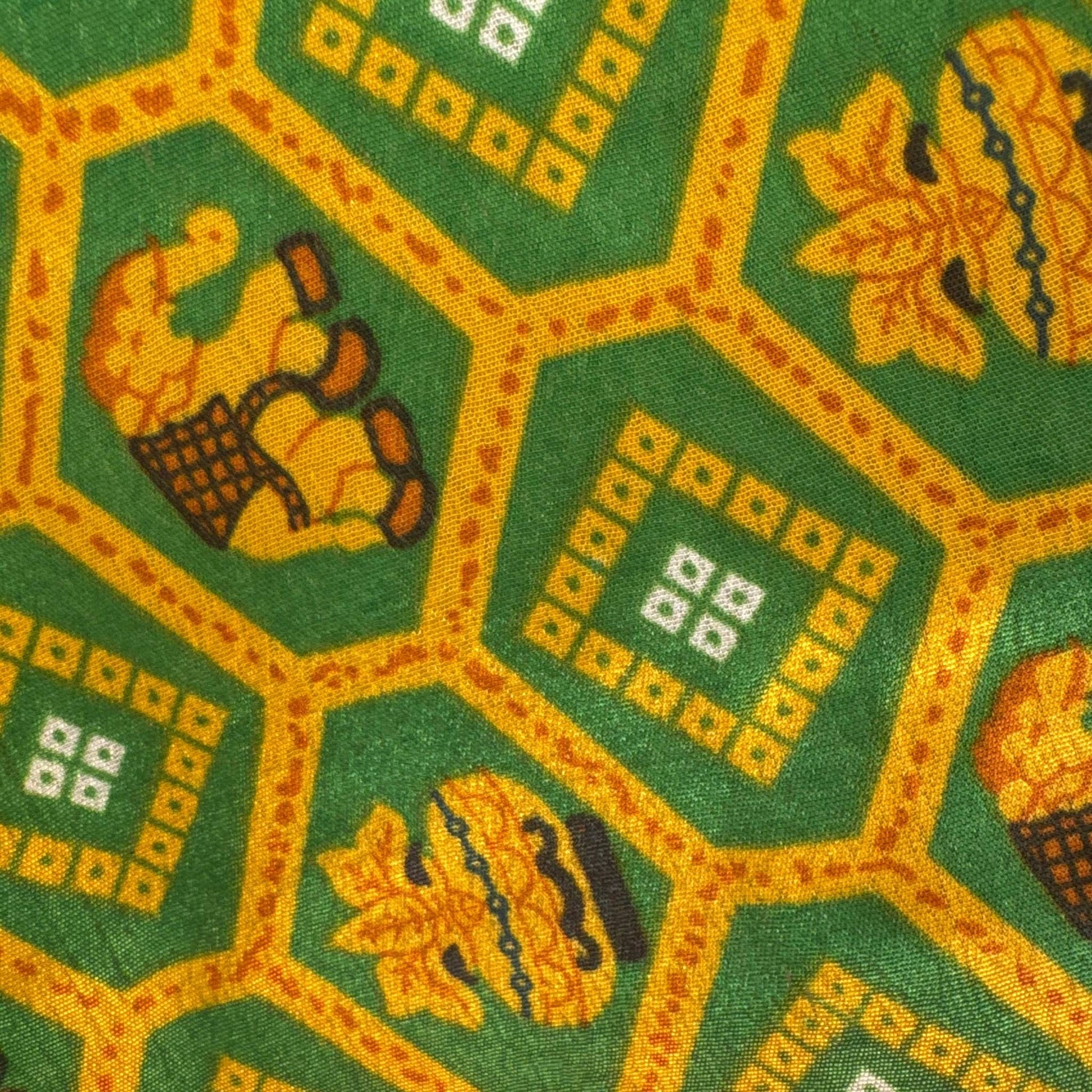 Upcycled Kimono #970 aus Vintage-Sari in Gold & Grün – Detailansicht