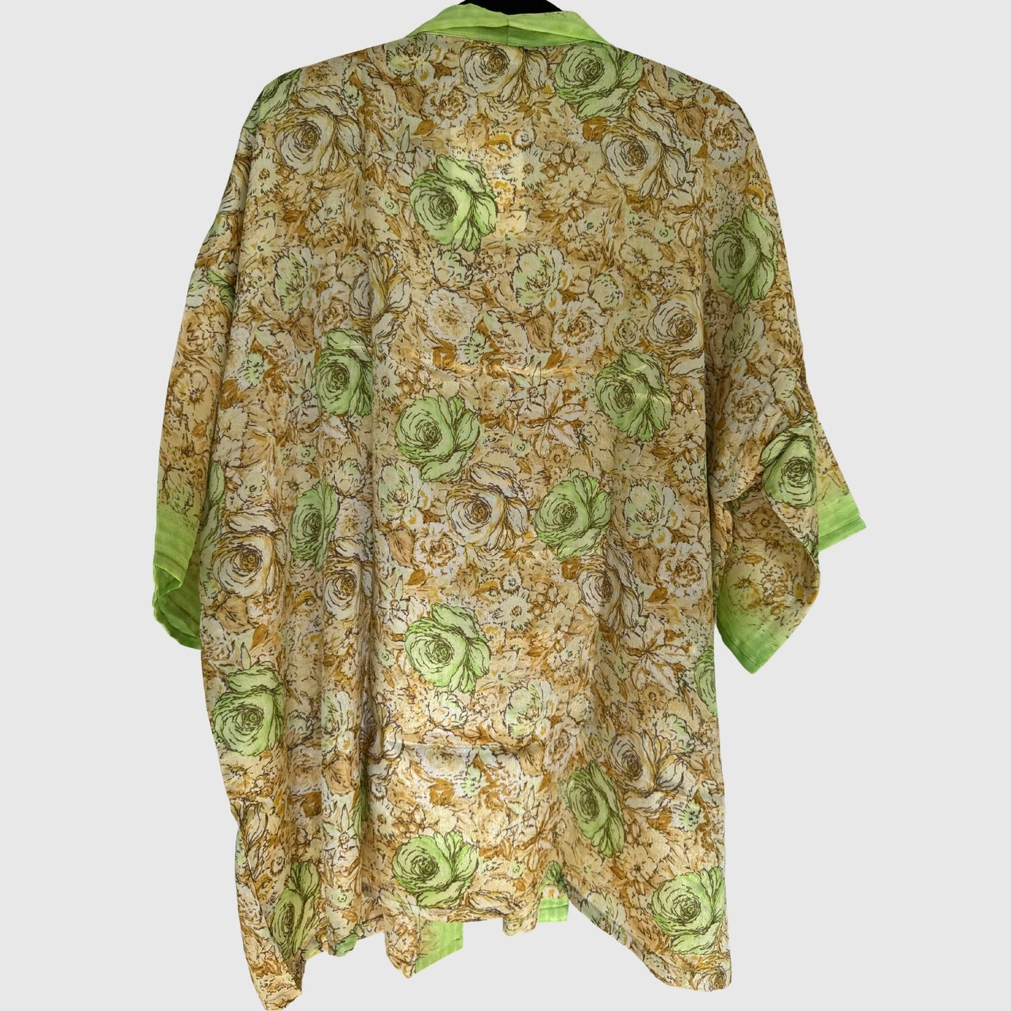 Upcycled Kimono #971 aus Vintage-Sari in Gold & Grün – Rückansicht