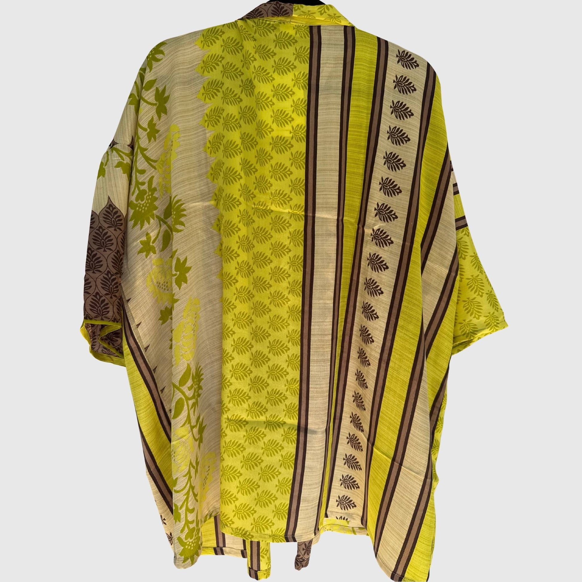 Upcycled Kimono #973 aus Vintage-Sari in Gold & Orange – Rückansicht