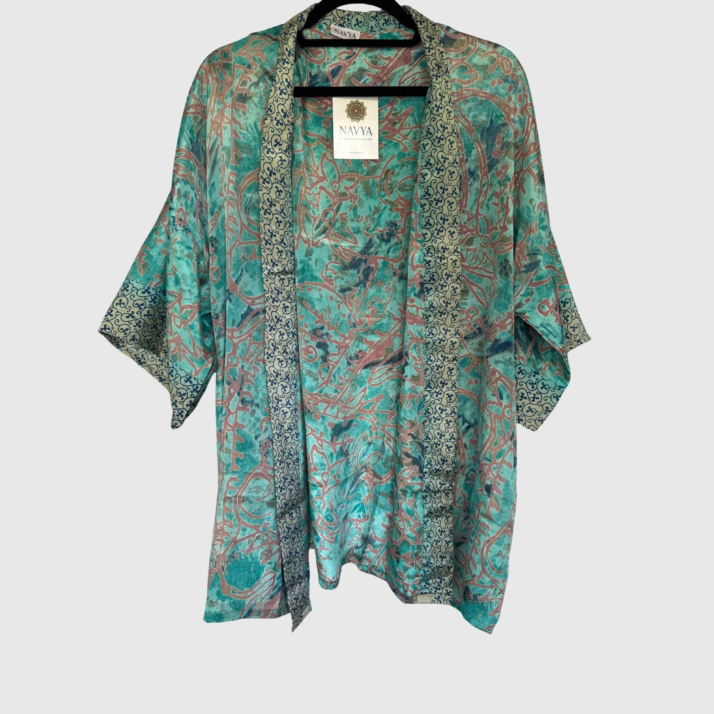 Upcycled Kimono #975 aus Vintage-Sari in Türkis & Grau – Vorderansicht