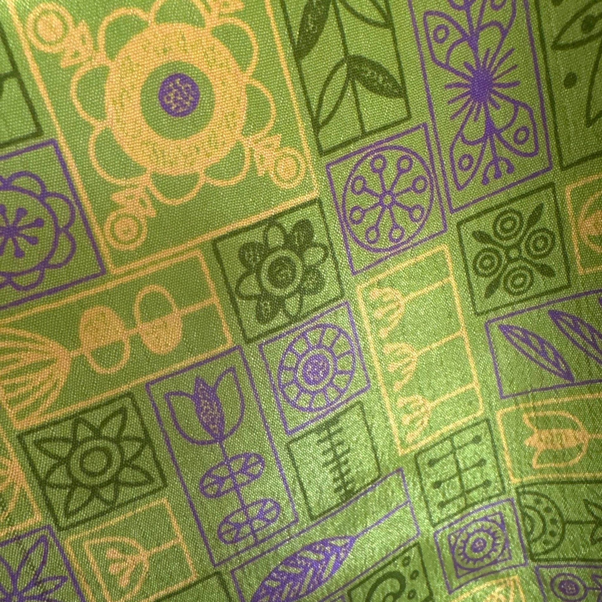 Upcycled Kimono #977 aus Vintage-Sari in Olivgrün – Detailansicht