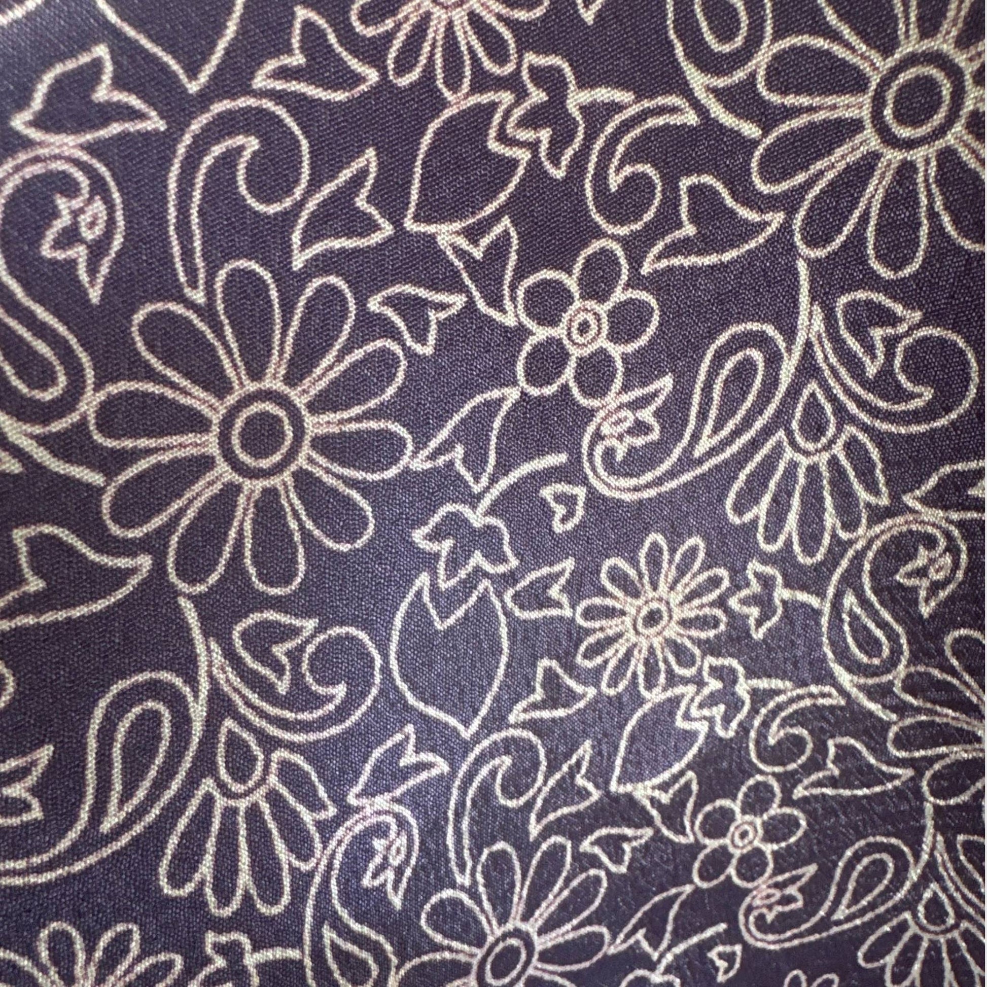 Upcycled Kimono #980 aus Vintage-Sari in Lila & Grau – Detailansicht
