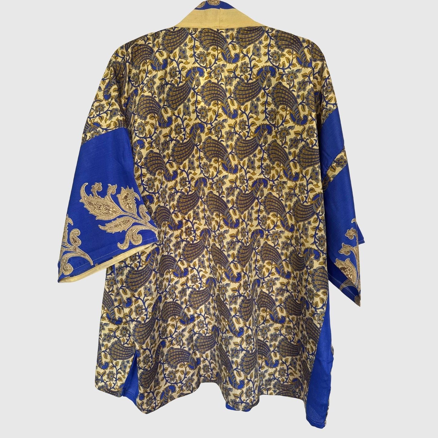 Upcycled Kimono #983 aus Vintage-Sari in Beige & Blau – Rückansicht