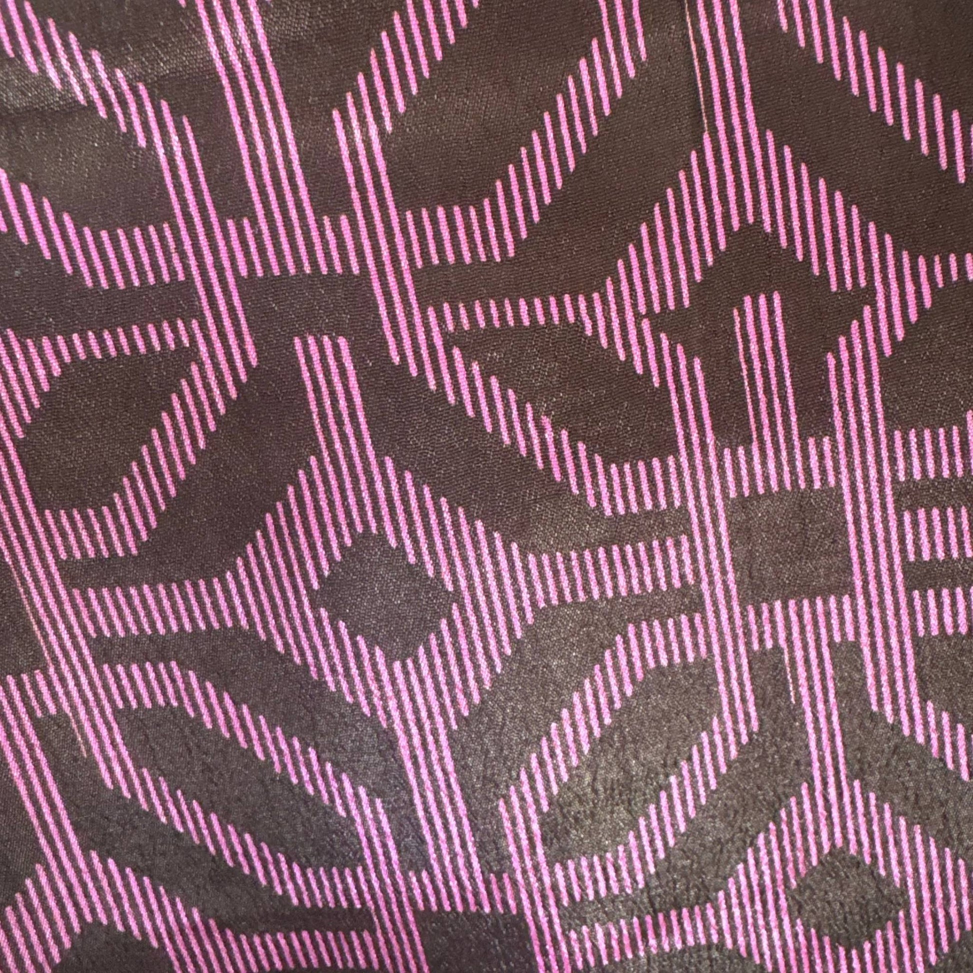 Upcycled Kimono #990 aus Vintage-Sari in Dunkelrot & Rosa – Detailansicht
