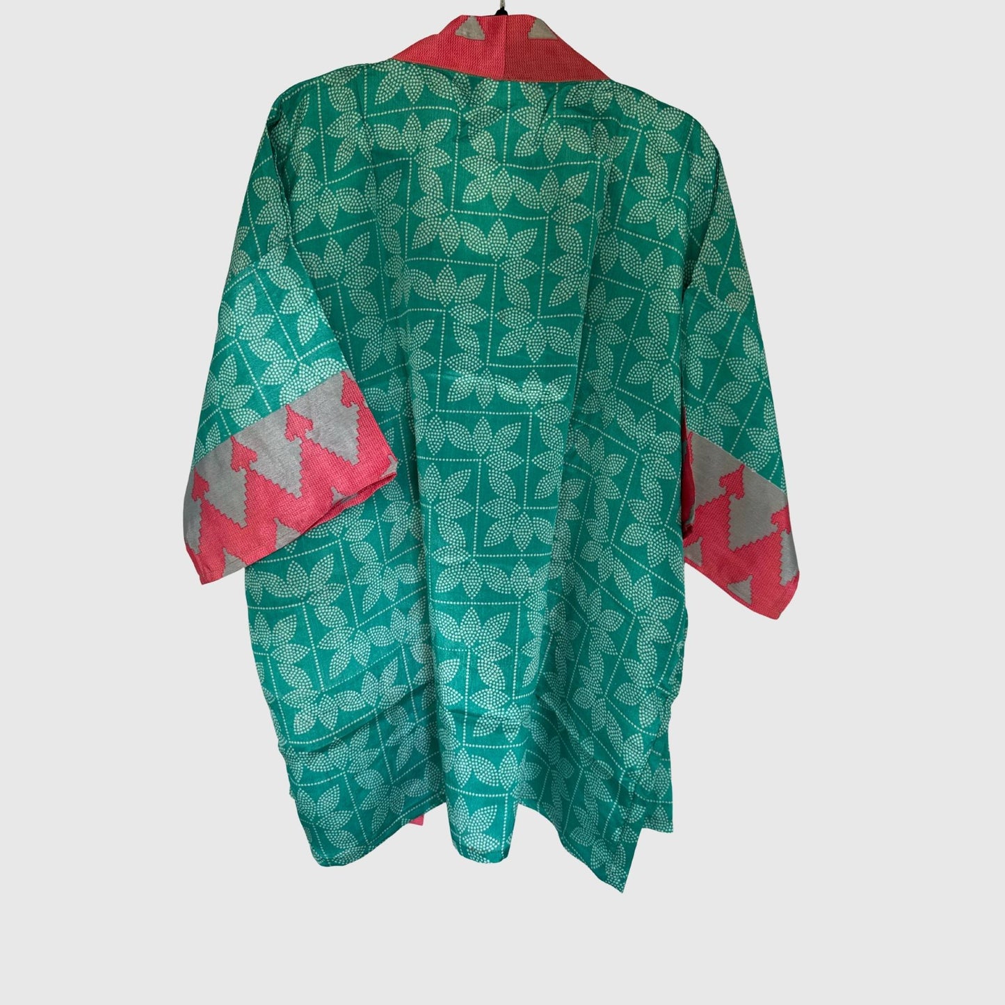 Upcycled Kimono #994 aus Vintage-Sari in Grün – Rückansicht
