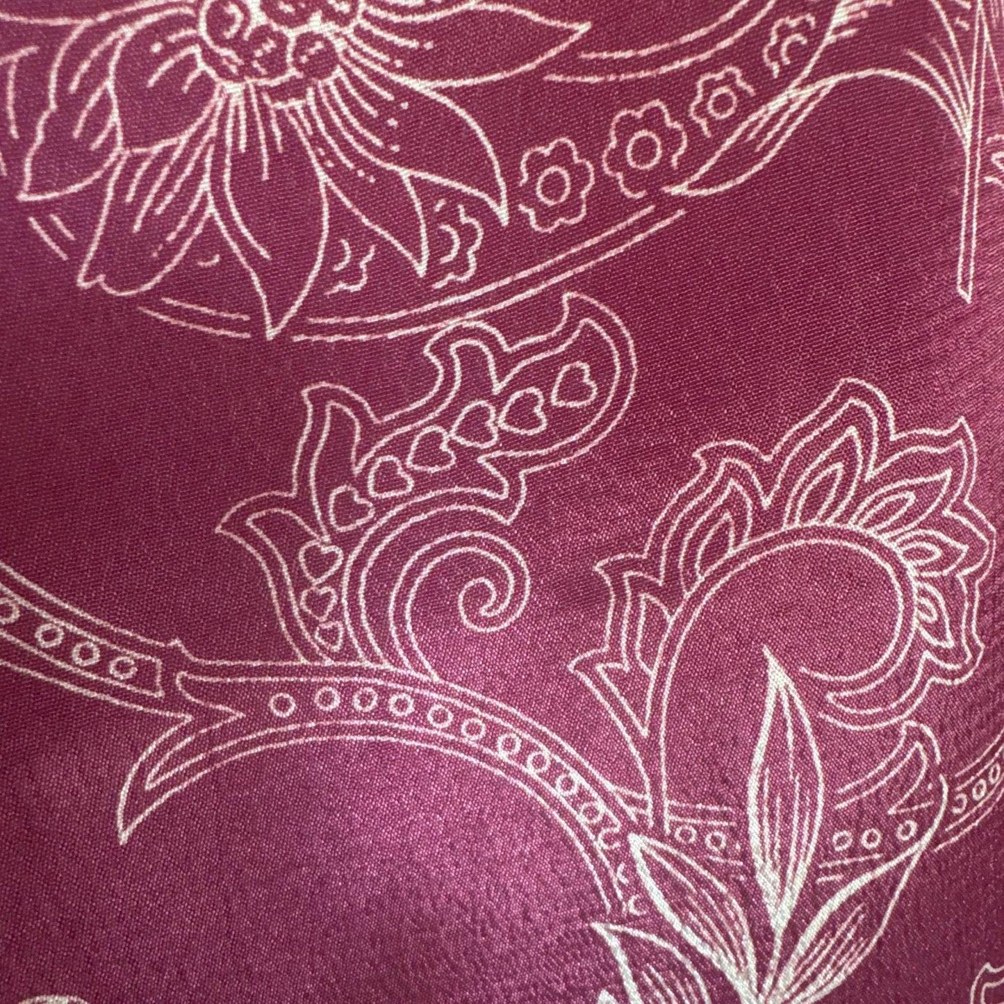Upcycled Kimono #996 aus Vintage-Sari in Pink & Dunkelrot – Detailansicht