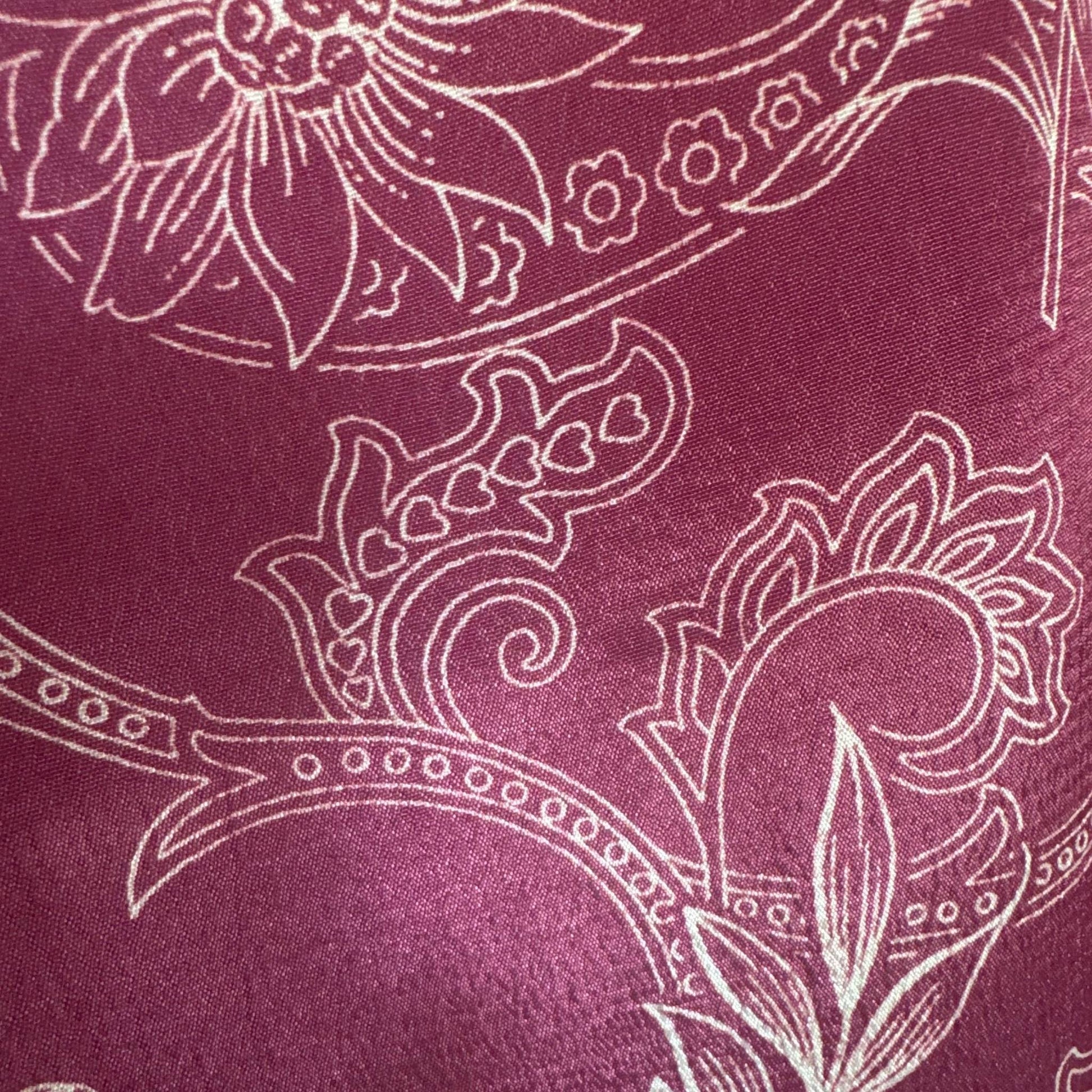 Upcycled Kimono #996 aus Vintage-Sari in Pink & Dunkelrot – Detailansicht