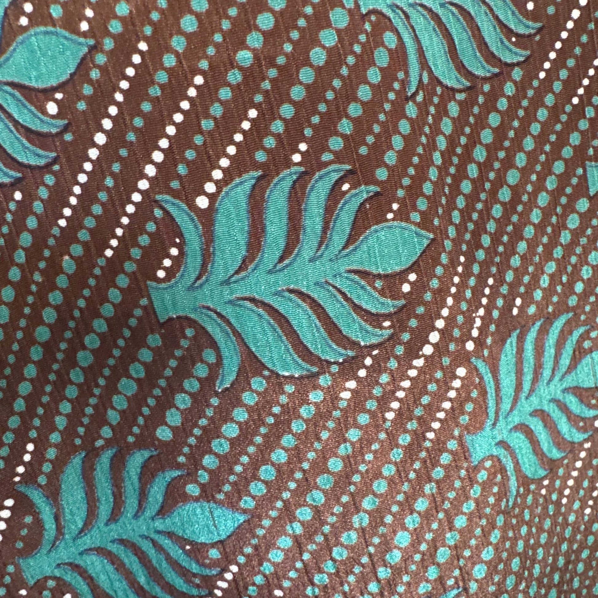 Upcycled Kimono Lang #1306 aus Vintage-Sari in Braun & Türkis – Detailansicht