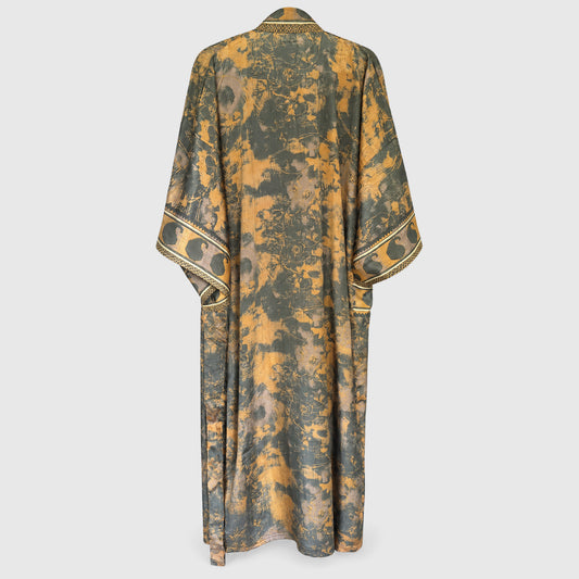 Upcycled Kimono Lang #1307 aus Vintage-Sari in Beige & Braun – Rückansicht