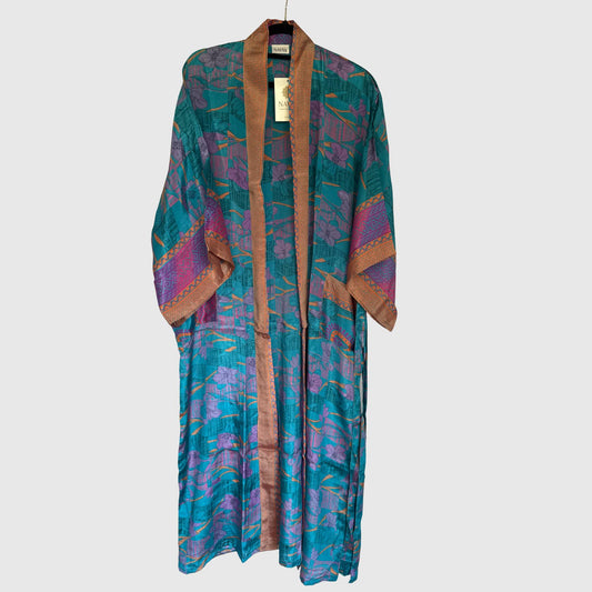 Upcycled Kimono Lang #1312 aus Vintage-Sari in Türkis & Rosa – Vorderansicht
