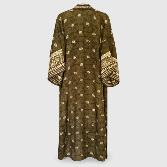 Upcycled Kimono Lang #1315 aus Vintage-Sari in Braun & Gold – Rückansicht
