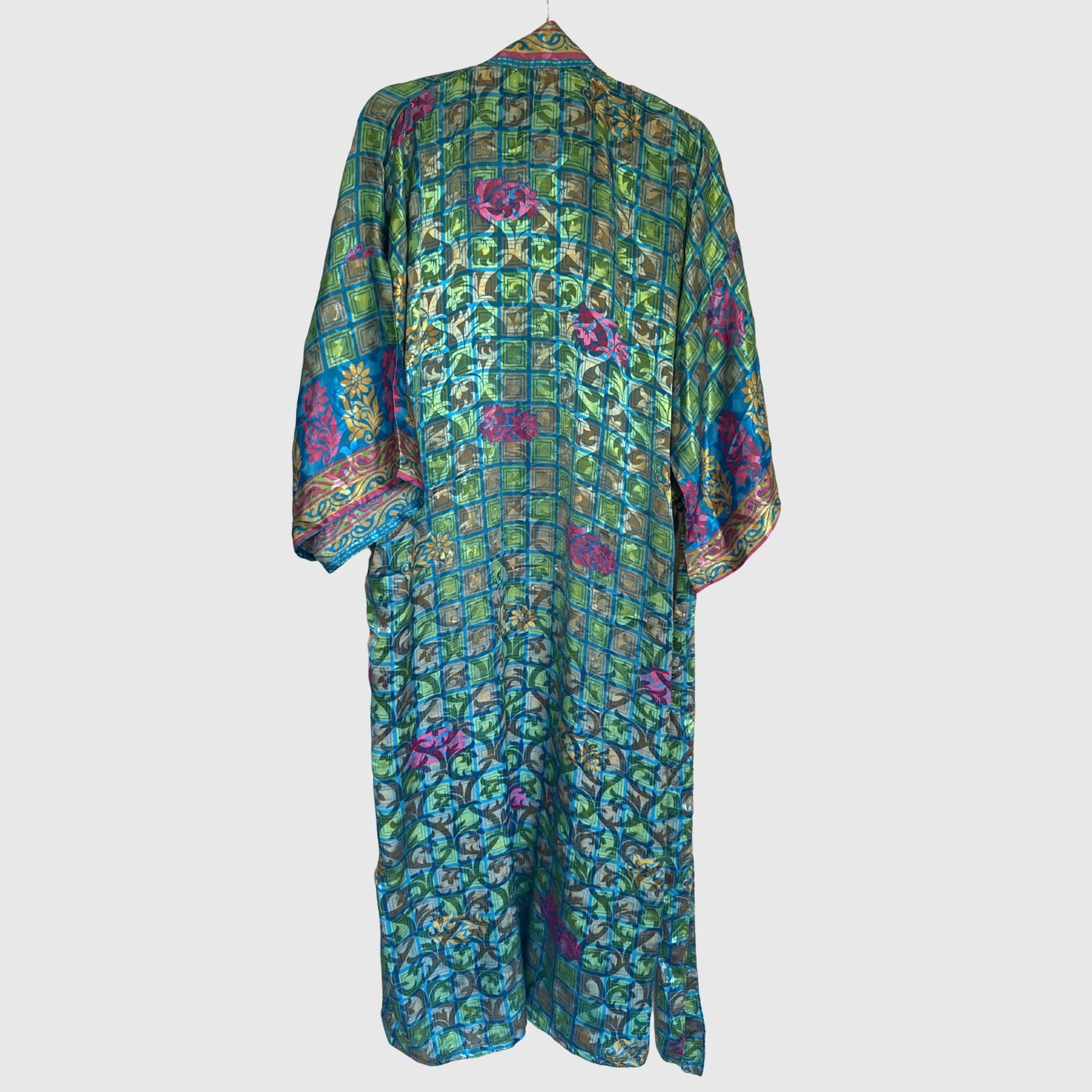 Upcycled Kimono Lang #1317 aus Vintage-Sari in Türkis – Rückansicht