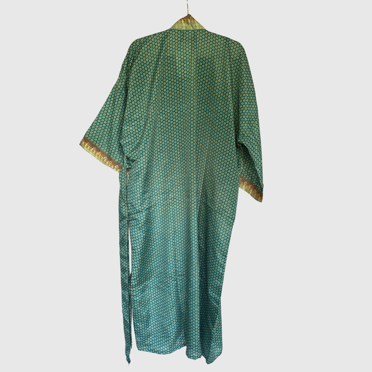 Upcycled Kimono Lang #1322 aus Vintage-Sari in Grün & Türkis – Rückansicht