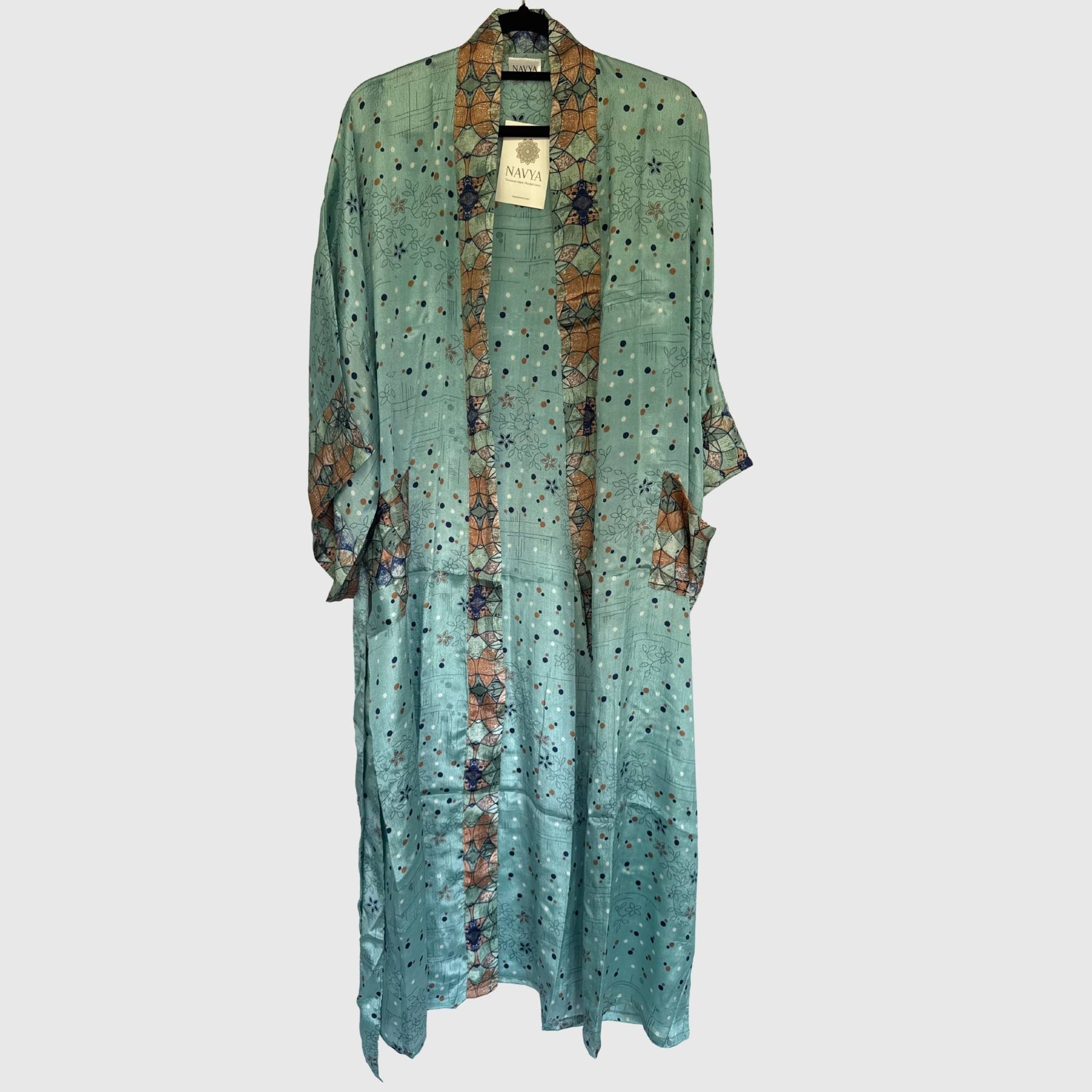 Upcycled Kimono Lang #1324 aus Vintage-Sari in Türkis & Grün – Vorderansicht