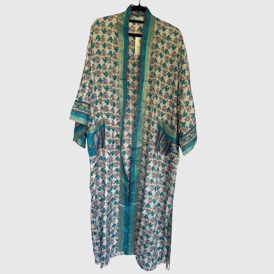 Upcycled Kimono Lang #1325 aus Vintage-Sari in Türkis & Grau – Vorderansicht