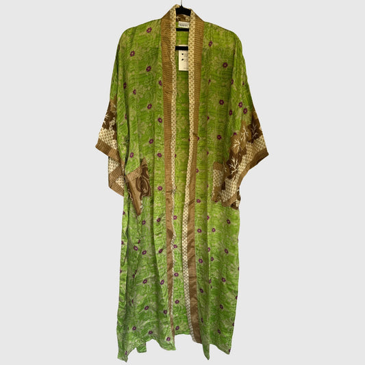 Upcycled Kimono Lang #1326 aus Vintage-Sari in Grün & Gold – Vorderansicht