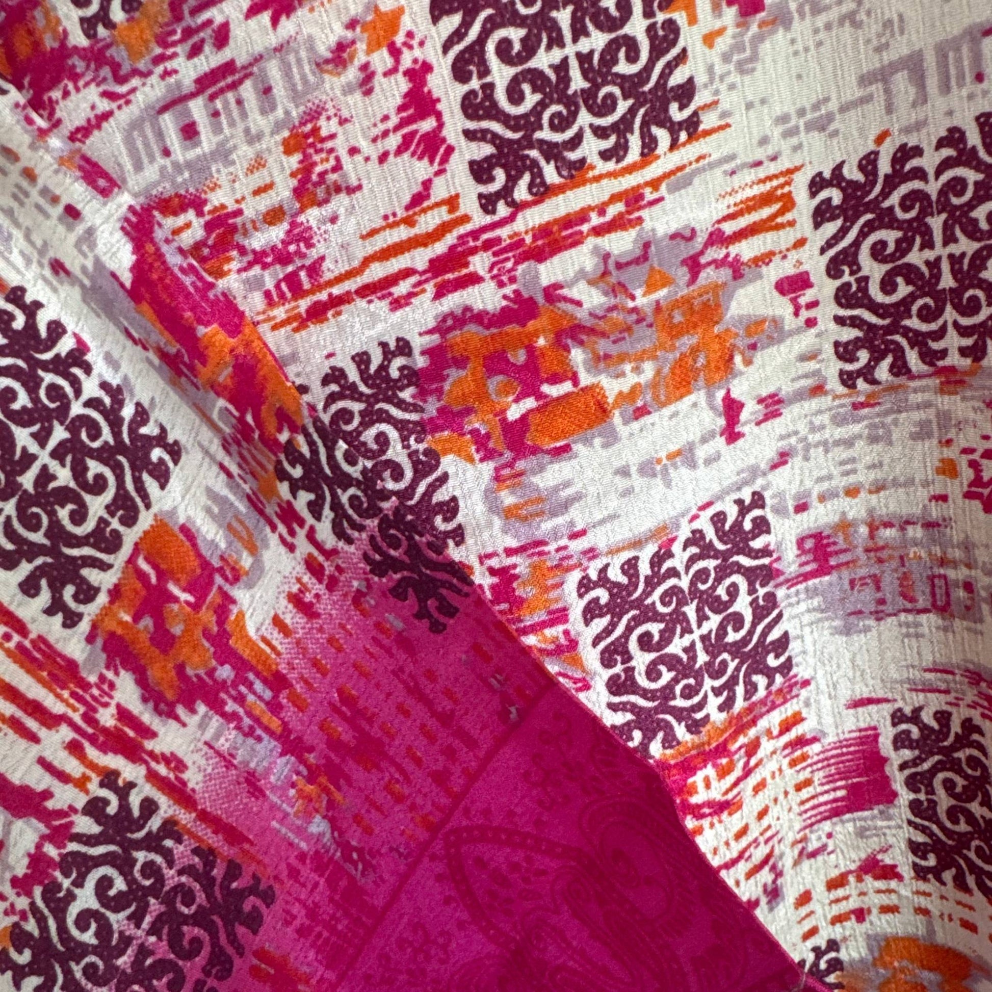 Upcycled Kimono Lang #1329 aus Vintage-Sari in Orange & Magenta – Detailansicht