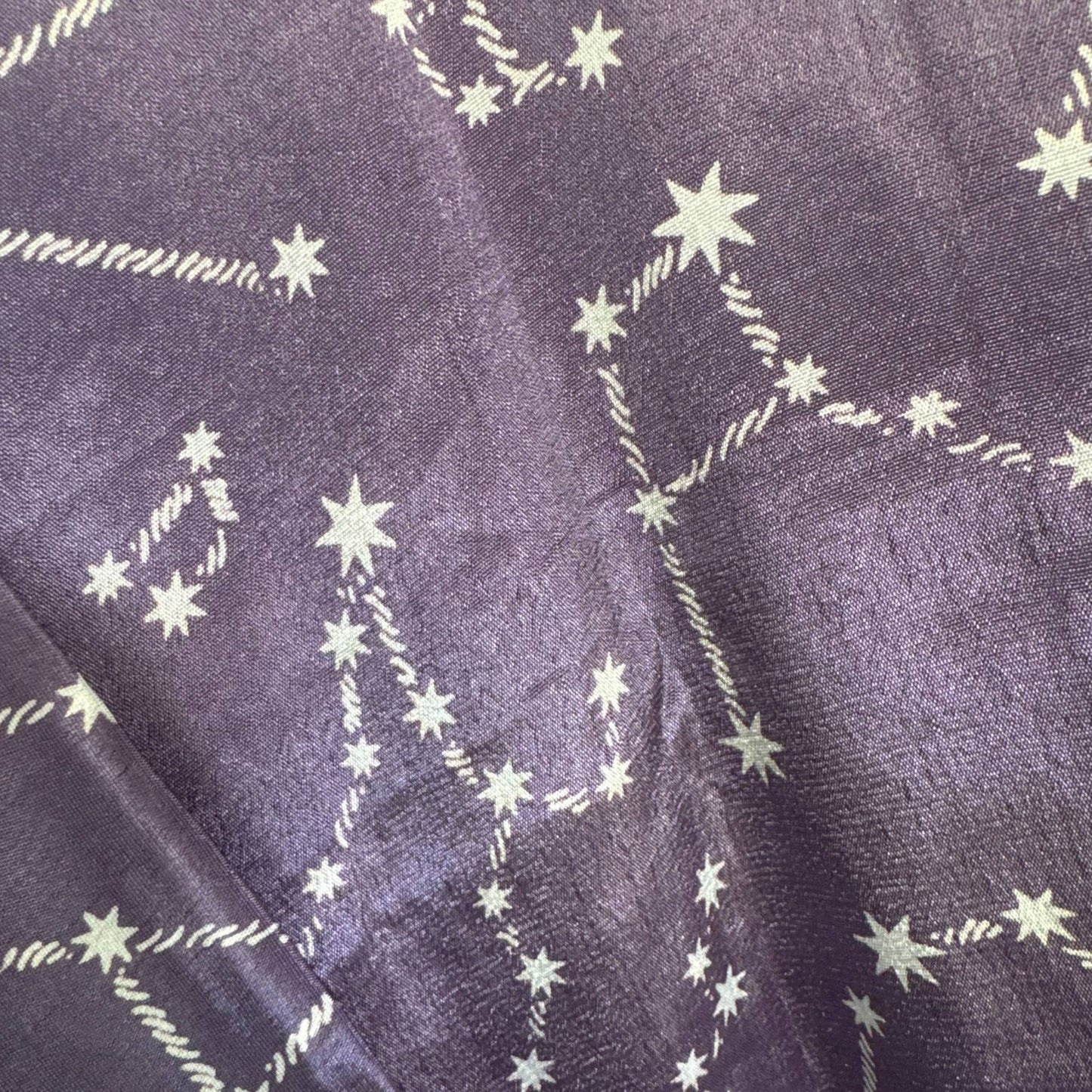 Upcycled Kimono Lang #1331 aus Vintage-Sari in Lila & Magenta – Detailansicht