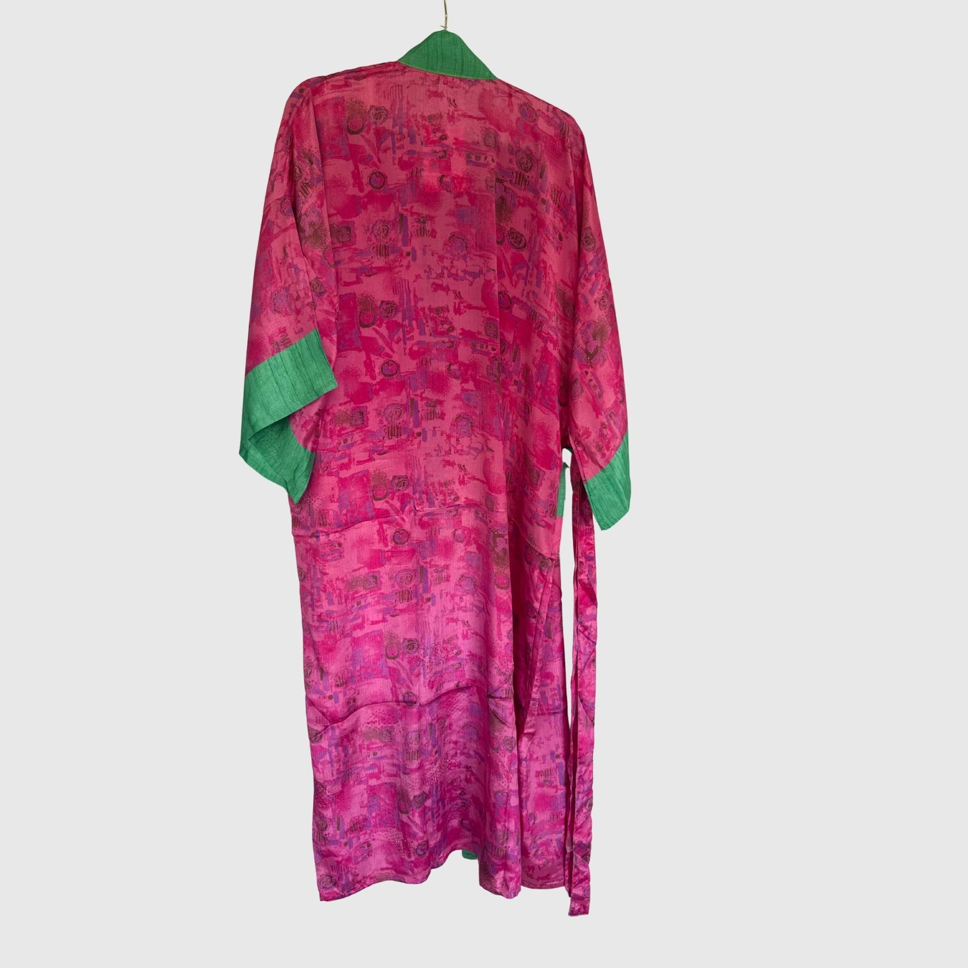Upcycled Kimono Lang #1333 aus Vintage-Sari in Magenta & Grün – Rückansicht