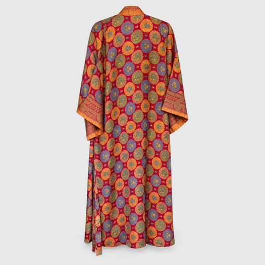 Upcycled Kimono Lang #1334 aus Vintage-Sari in Rot & Orange – Rückansicht