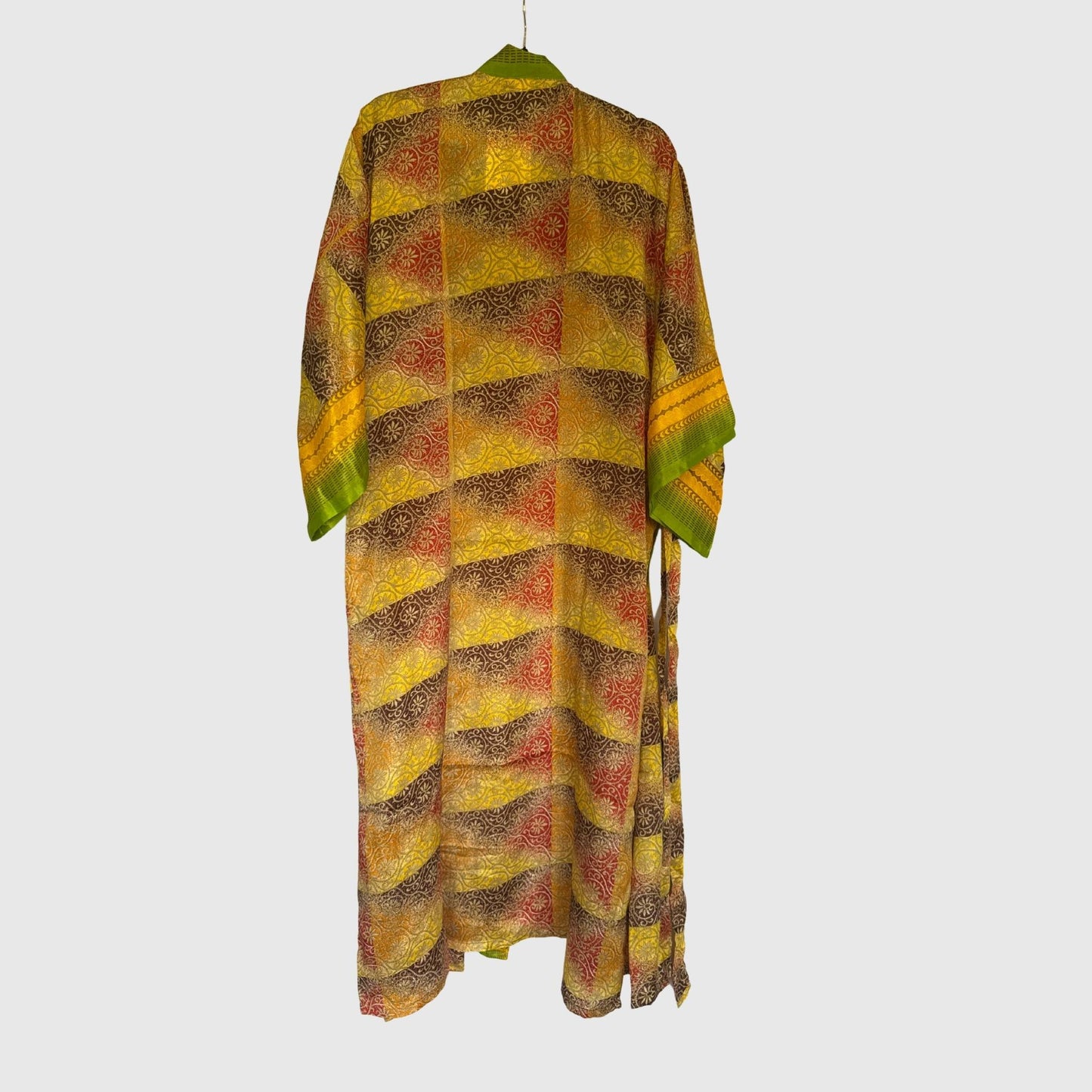 Upcycled Kimono Lang #1339 aus Vintage-Sari in Gold & Braun – Rückansicht
