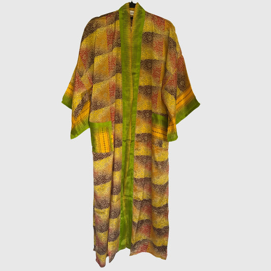 Upcycled Kimono Lang #1339 aus Vintage-Sari in Gold & Braun – Vorderansicht