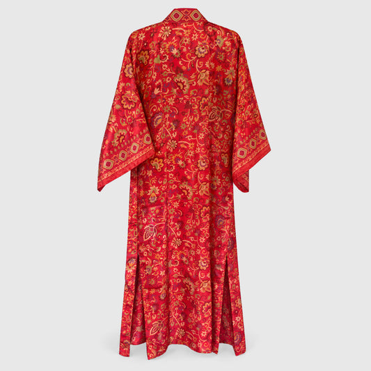 Upcycled Kimono Lang #1341 aus Vintage-Sari in Rot – Rückansicht