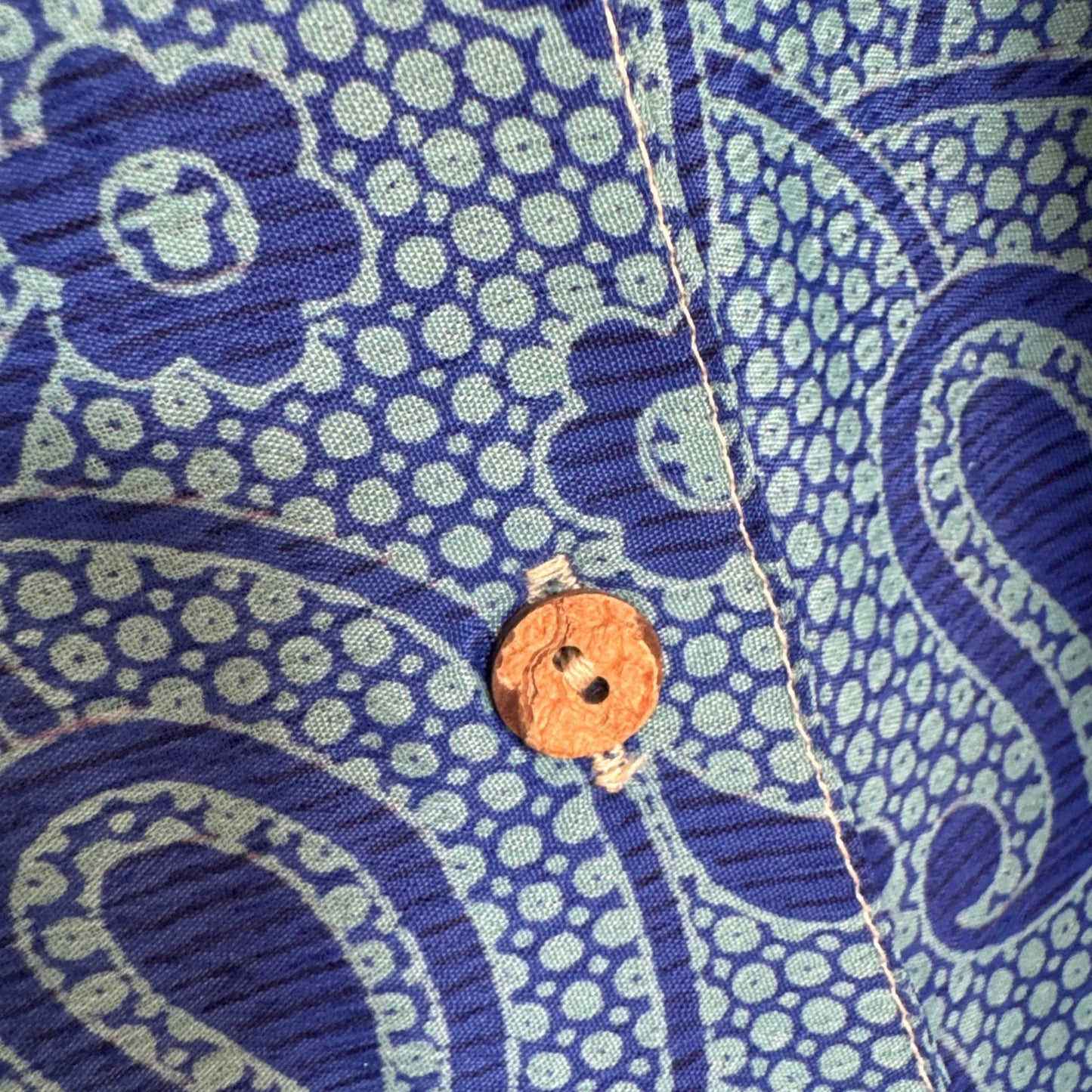 Upcycled Lounge Wear Set #1506 aus Vintage-Sari in Blau – Detailansicht