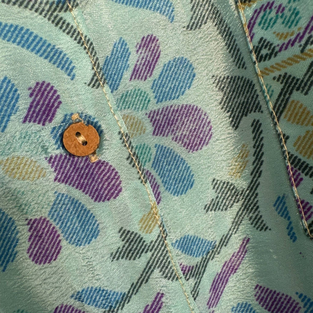 Upcycled Lounge Wear Set #1518 aus Vintage-Sari in Blau & Grau – Detailansicht