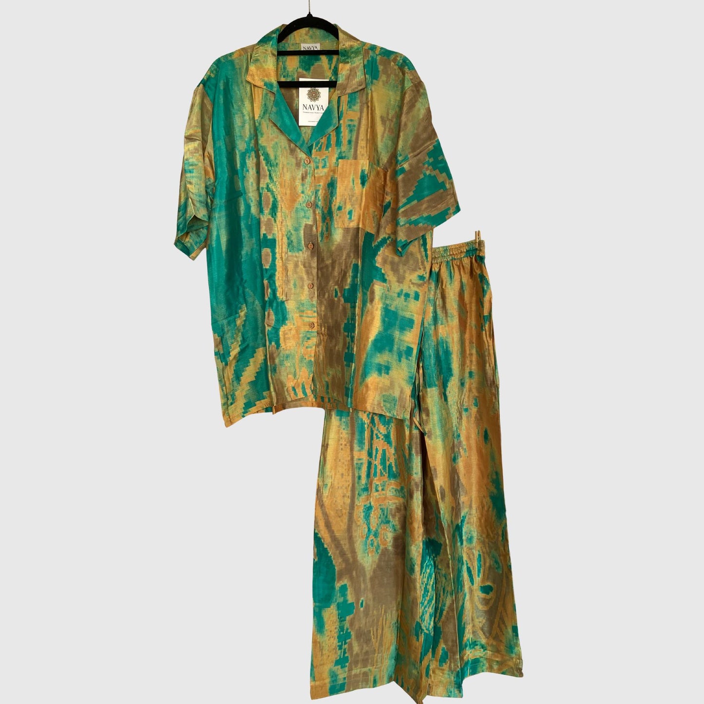Upcycled Lounge Wear Set #1533 aus Vintage-Sari in Orange – Vorderansicht