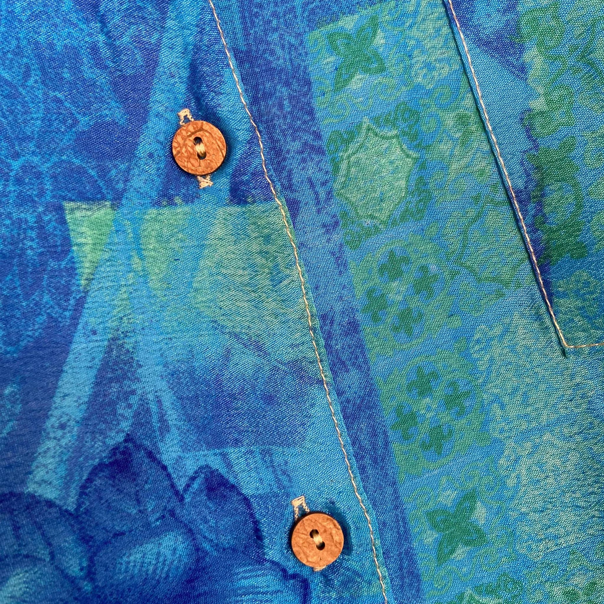 Upcycled Lounge Wear Set #1540 aus Vintage-Sari in Blau & Beige – Detailansicht