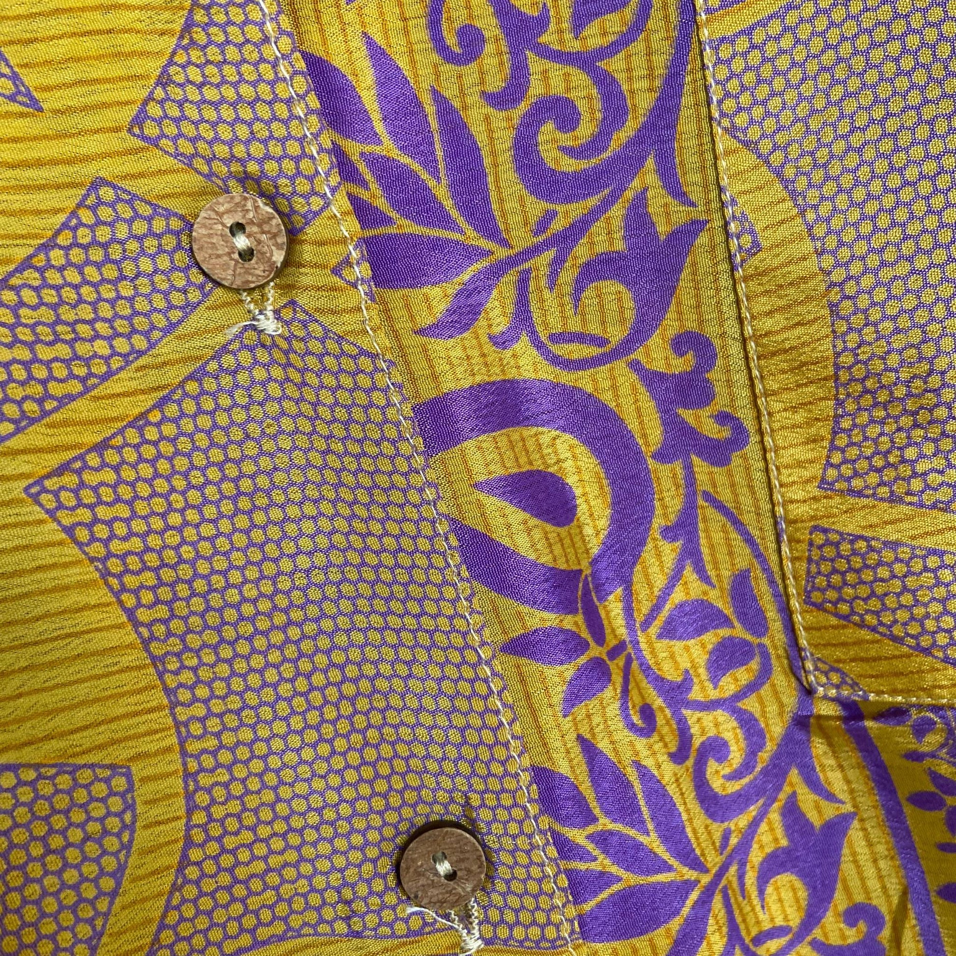 Upcycled Lounge Wear Set #1541 aus Vintage-Sari in Pink & Grün – Detailansicht