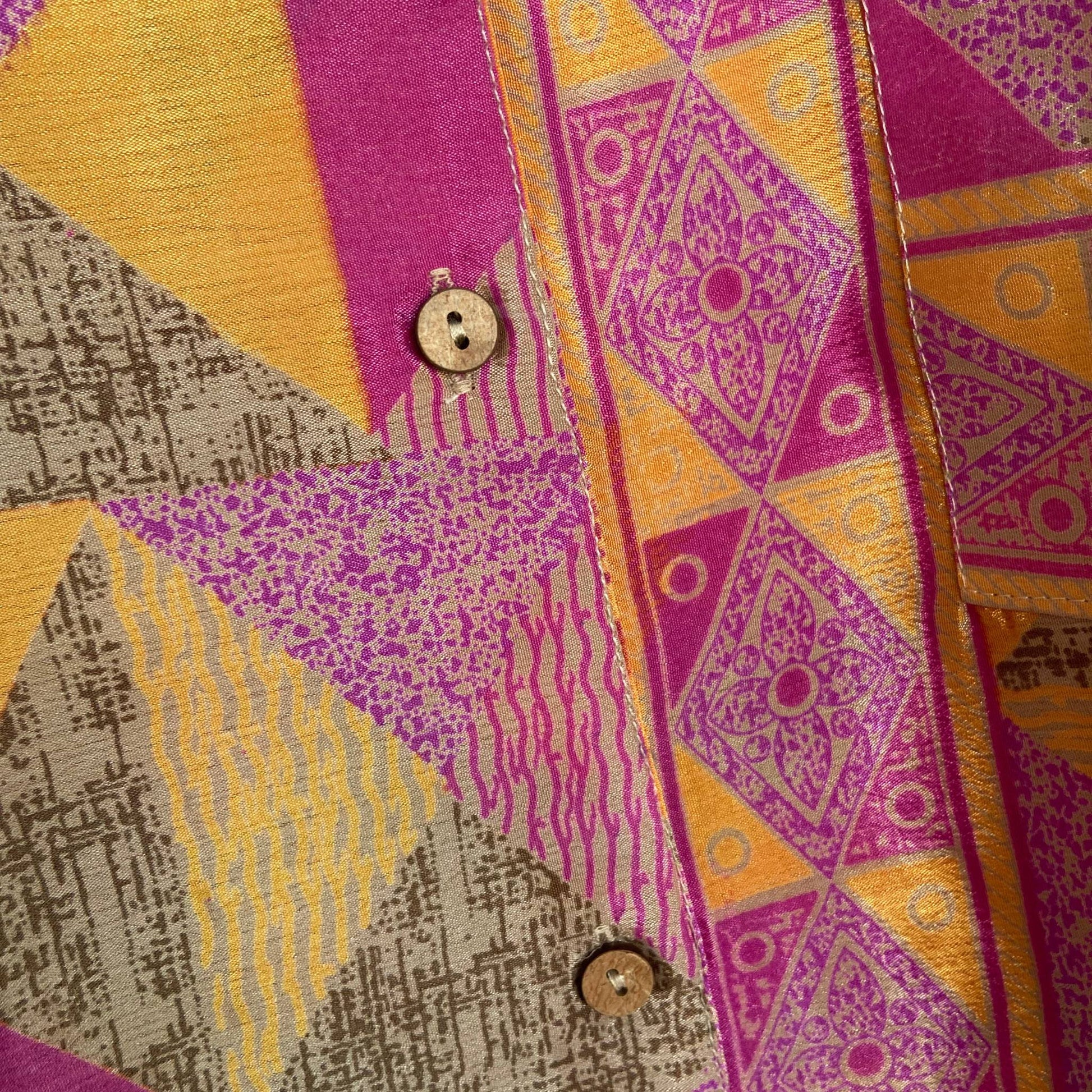 Upcycled Lounge Wear Set #1546 aus Vintage-Sari in Pink & Beige – Detailansicht