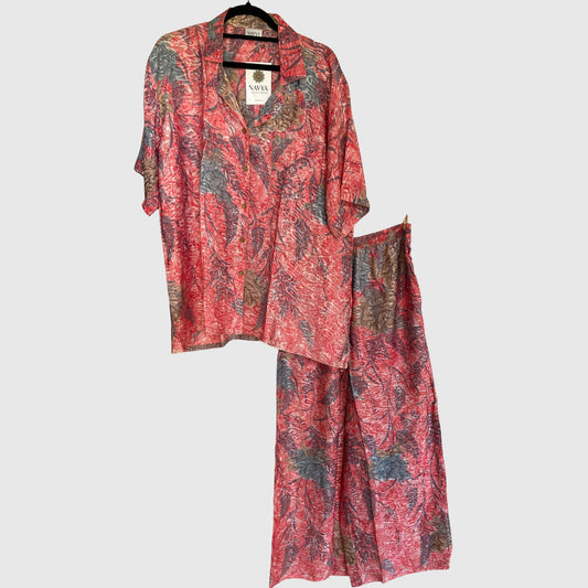 Upcycled Lounge Wear Set #1548 aus Vintage-Sari in Orange & Pink – Vorderansicht