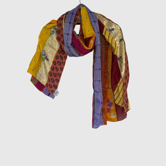 Upcycled Magic Scarf #1441 aus Vintage-Saris in Bunt – Vorderansicht