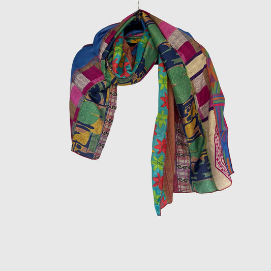 Upcycled Magic Scarf #1448 aus Vintage-Saris in Bunt – Vorderansicht