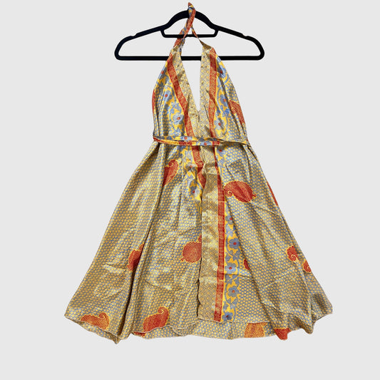 Kurzes Magic Scarf Dress aus upcyceltem Sari in Orange, Vorderansicht