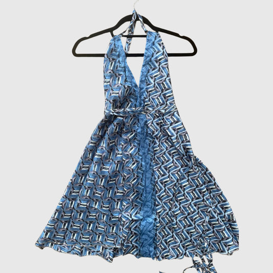 Kurzes Magic Scarf Dress aus upcyceltem Sari in Blau, Vorderansicht
