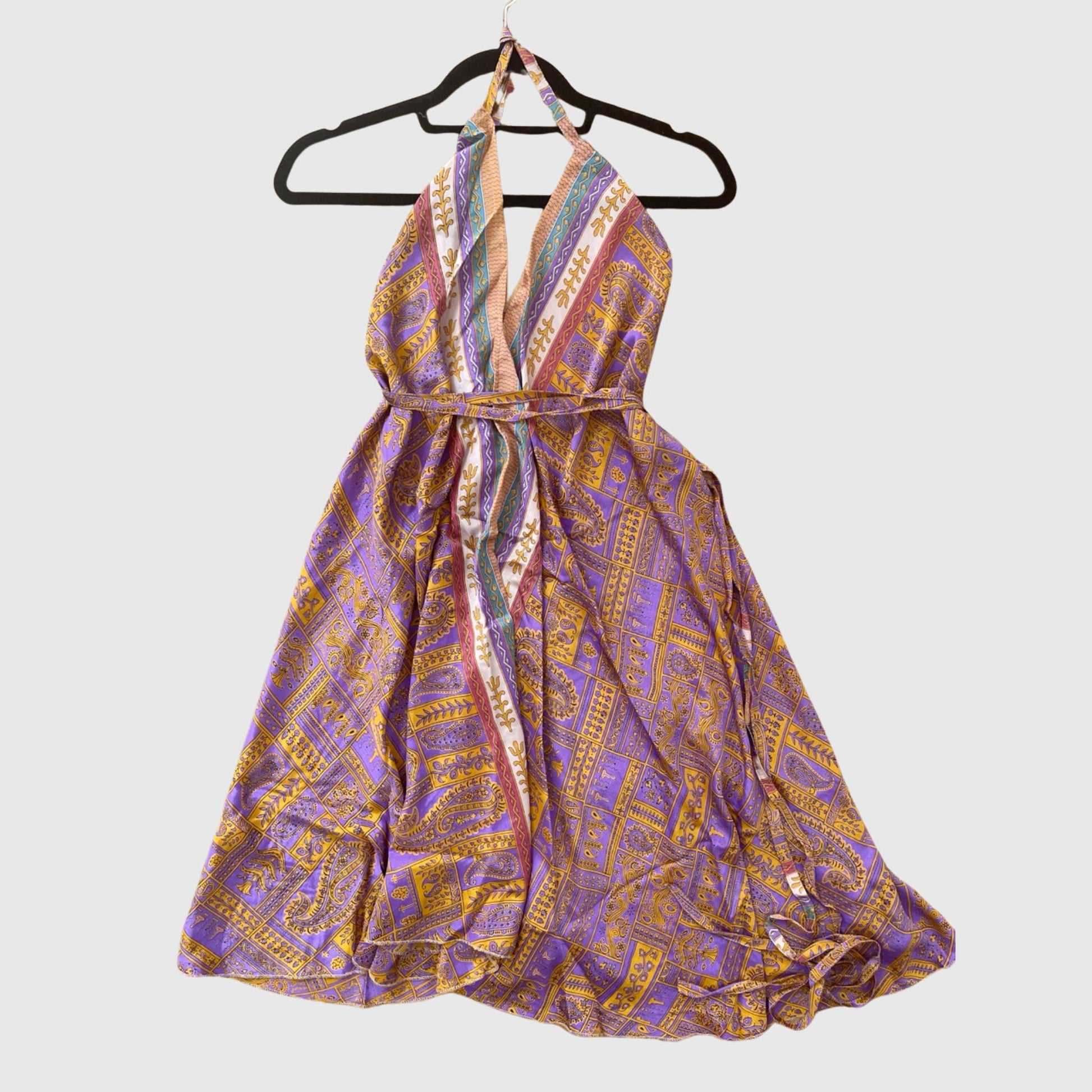 Kurzes Magic Scarf Dress aus upcyceltem Sari in Lila, Vorderansicht