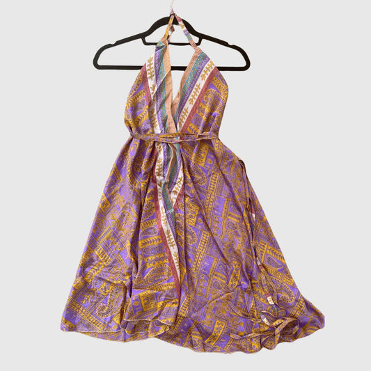 Kurzes Magic Scarf Dress aus upcyceltem Sari in Lila, Vorderansicht