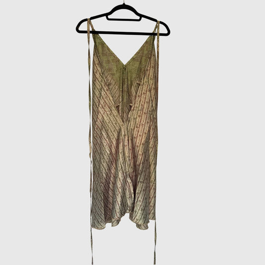 Upcycled Magic Scarf Dress Kurz #684 aus Vintage-Sari in Beige & Braun – Rückansicht