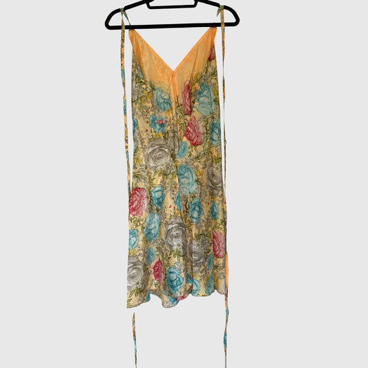 Upcycled Magic Scarf Dress Kurz #685 aus Vintage-Sari in Beige & Türkis – Rückansicht