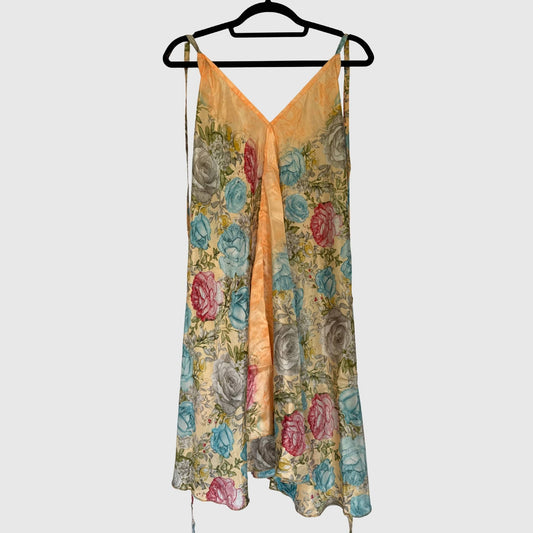 Upcycled Magic Scarf Dress Kurz #685 aus Vintage-Sari in Beige & Türkis – Vorderansicht