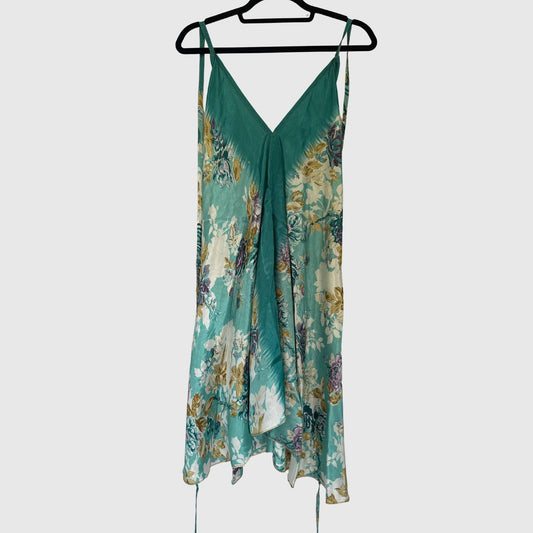 Upcycled Magic Scarf Dress Kurz #692 aus Vintage-Sari in Türkis & Grau – Vorderansicht