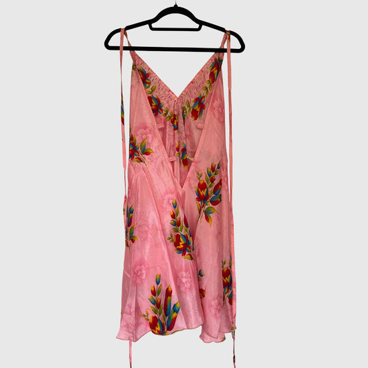 Upcycled Magic Scarf Dress Kurz #695 aus Vintage-Sari in Rosa & Pink – Rückansicht