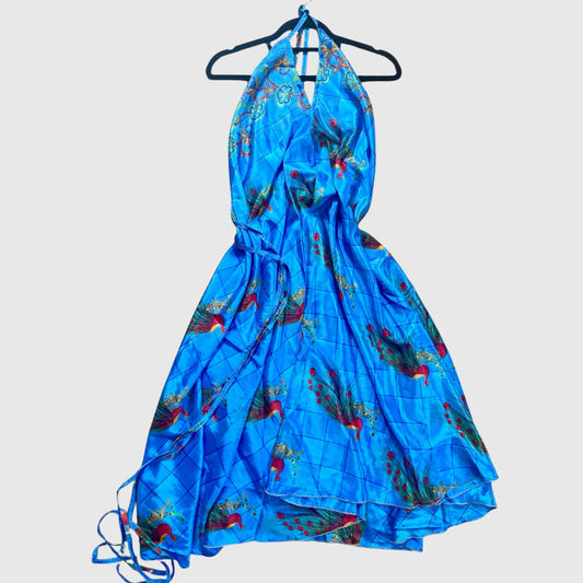 Langes Magic Scarf Dress aus upcyceltem Sari in Blau, Vorderansicht
