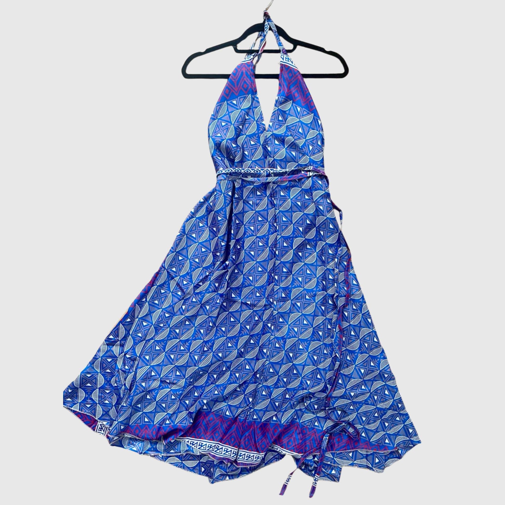 Langes Magic Scarf Dress aus upcyceltem Sari in Blau, Vorderansicht