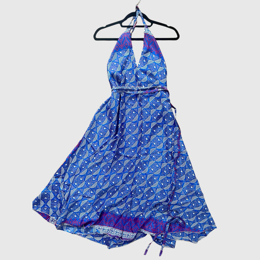 Langes Magic Scarf Dress aus upcyceltem Sari in Blau, Vorderansicht